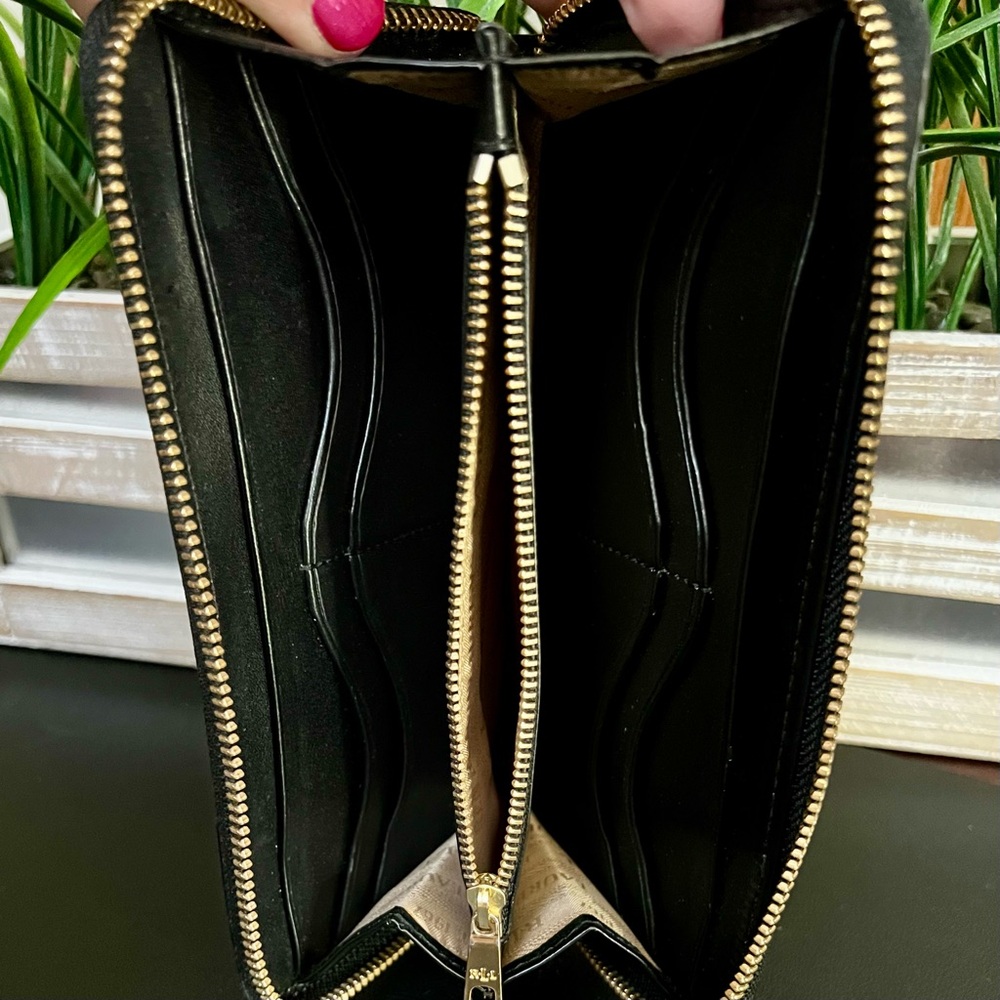 LAUREN RALPH LAUREN Equestrian Buckle Zip-Around Wallet - Picture 5 of 11